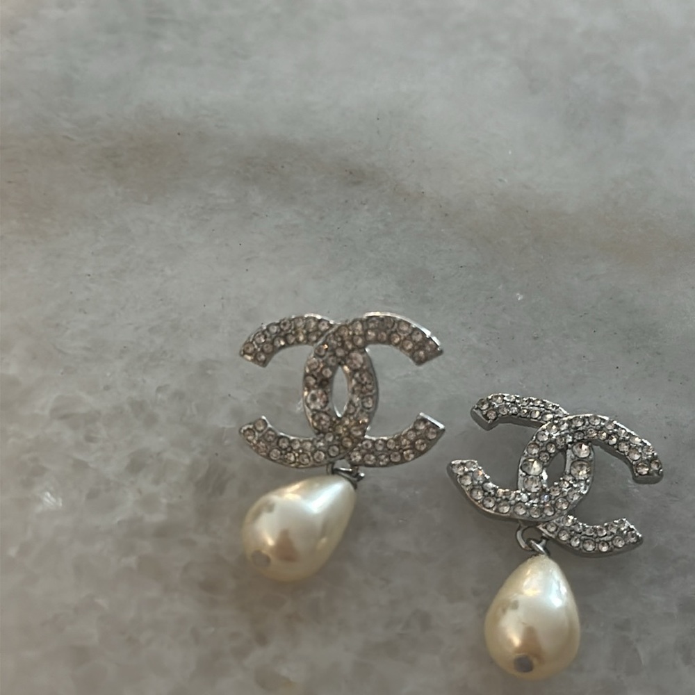 Chanel earrings - Picture 3 of 4